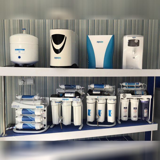 انواع دستگاه تصفیه آب: کیسی، زیرسینکی، اینلاین و نیمه‌صنعتی — راهنمای جامع انتخاب بر اساس استانداردهای جهانی